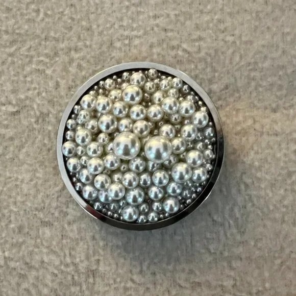 ISO Chantecaille Akoya Blush DO NOT BUY - Picture 2 of 2